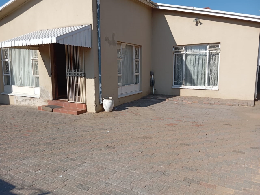 4 Bedroom Property for Sale in Kenilworth Gauteng