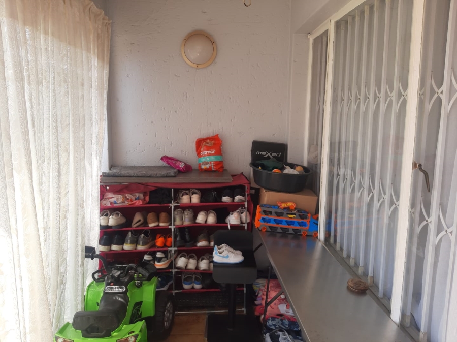 To Let 2 Bedroom Property for Rent in Isandovale Gauteng