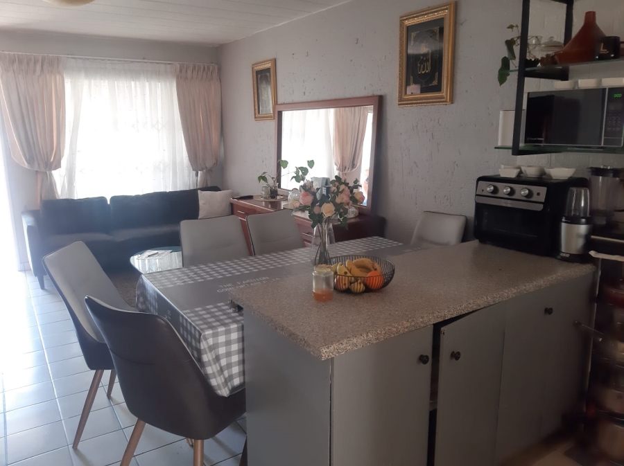 To Let 2 Bedroom Property for Rent in Isandovale Gauteng