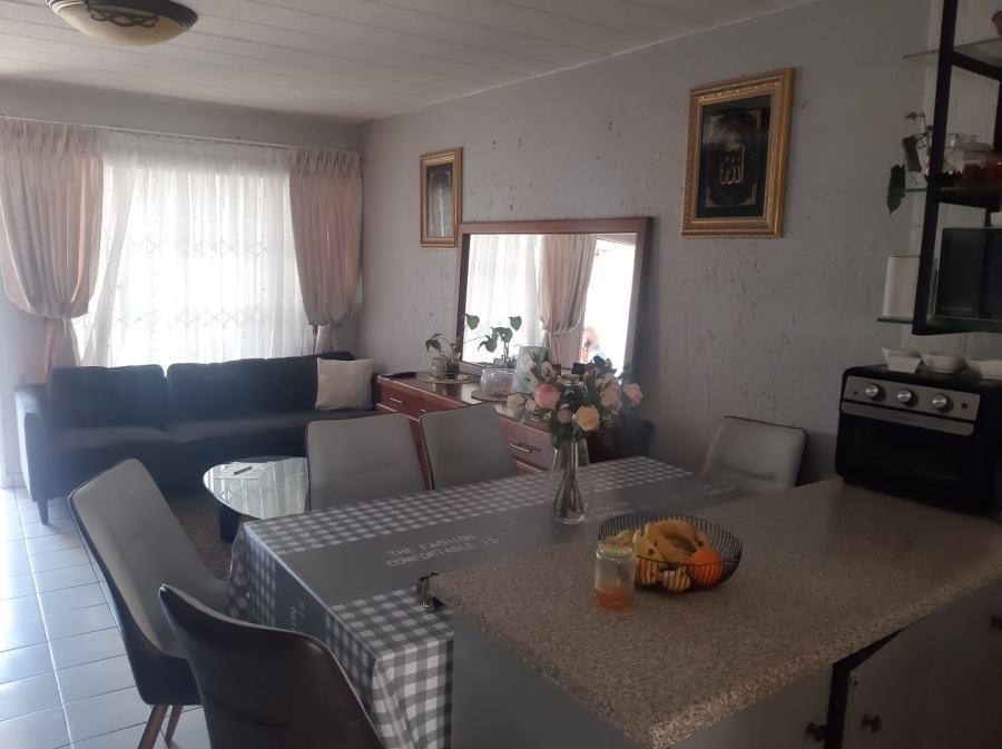 To Let 2 Bedroom Property for Rent in Isandovale Gauteng