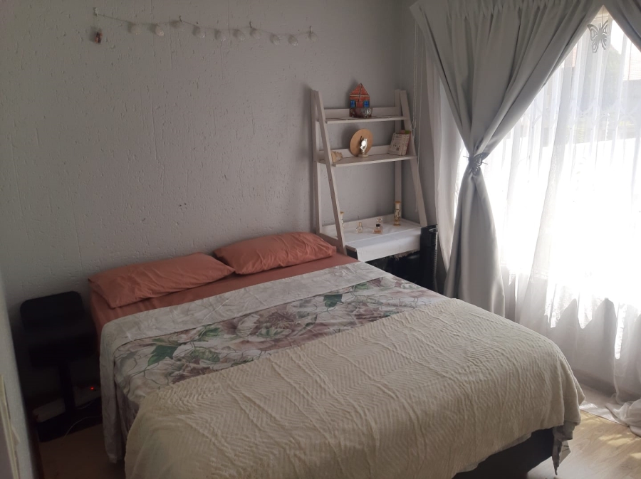 To Let 2 Bedroom Property for Rent in Isandovale Gauteng