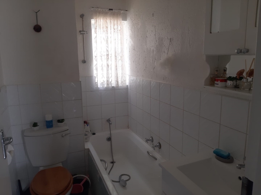 To Let 2 Bedroom Property for Rent in Isandovale Gauteng