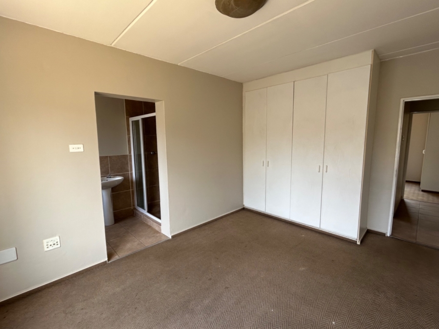 2 Bedroom Property for Sale in Birchleigh Gauteng