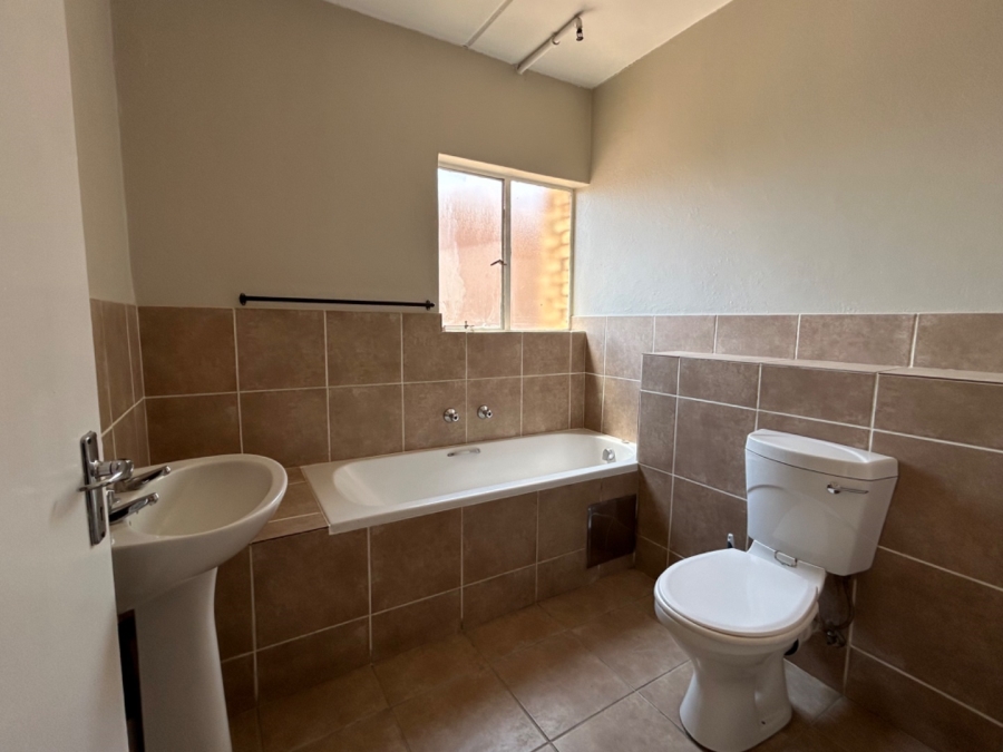 2 Bedroom Property for Sale in Birchleigh Gauteng