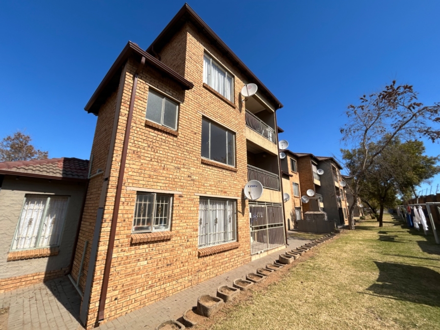 2 Bedroom Property for Sale in Birchleigh Gauteng