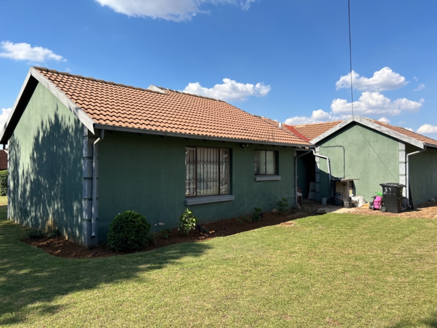 3 Bedroom Property for Sale in Crystal Park Gauteng