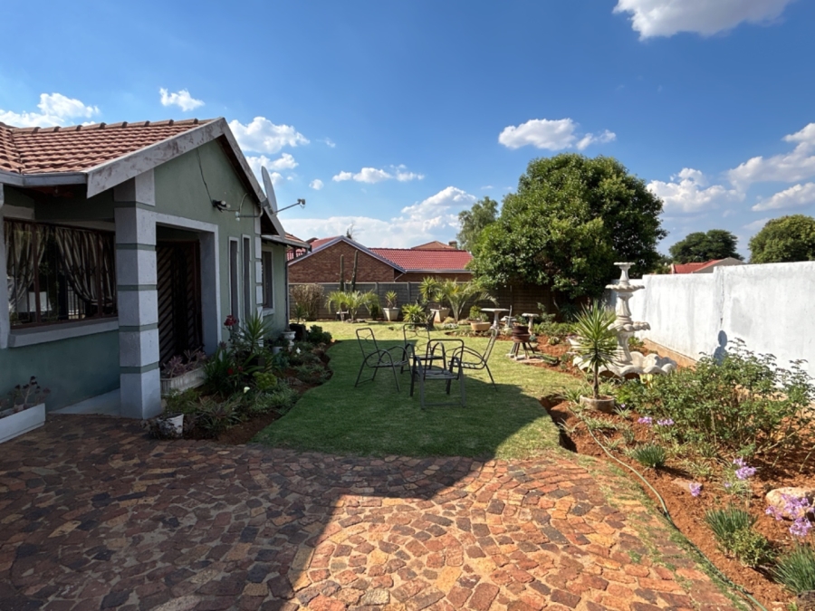 3 Bedroom Property for Sale in Crystal Park Gauteng