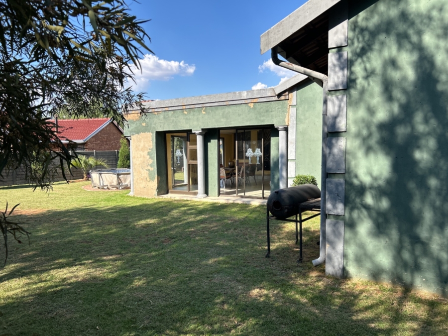 3 Bedroom Property for Sale in Crystal Park Gauteng