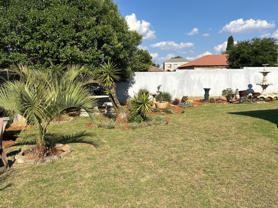 3 Bedroom Property for Sale in Crystal Park Gauteng