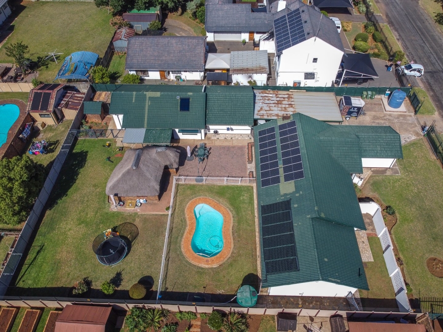 To Let 7 Bedroom Property for Rent in Brackenhurst Gauteng