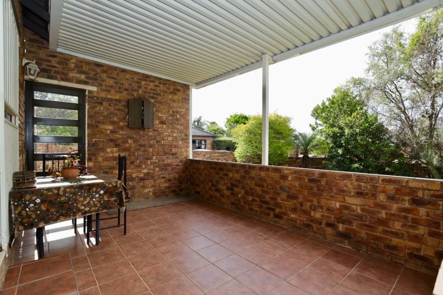 3 Bedroom Property for Sale in Radiokop Gauteng