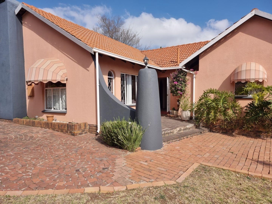 4 Bedroom Property for Sale in Isandovale Gauteng