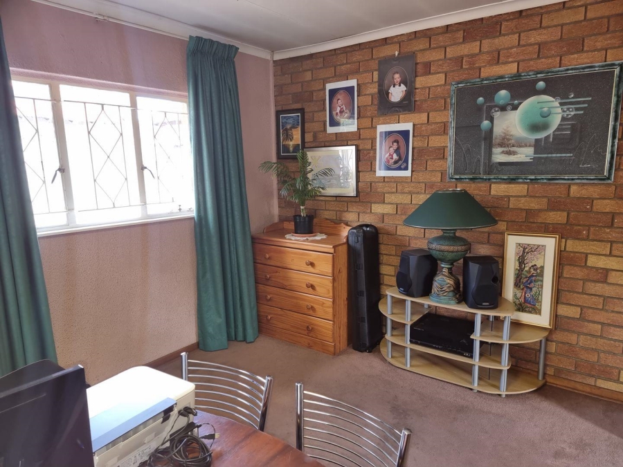 4 Bedroom Property for Sale in Isandovale Gauteng