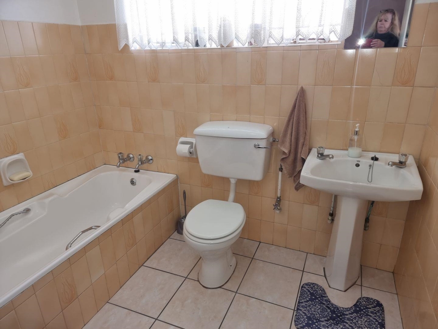 4 Bedroom Property for Sale in Isandovale Gauteng