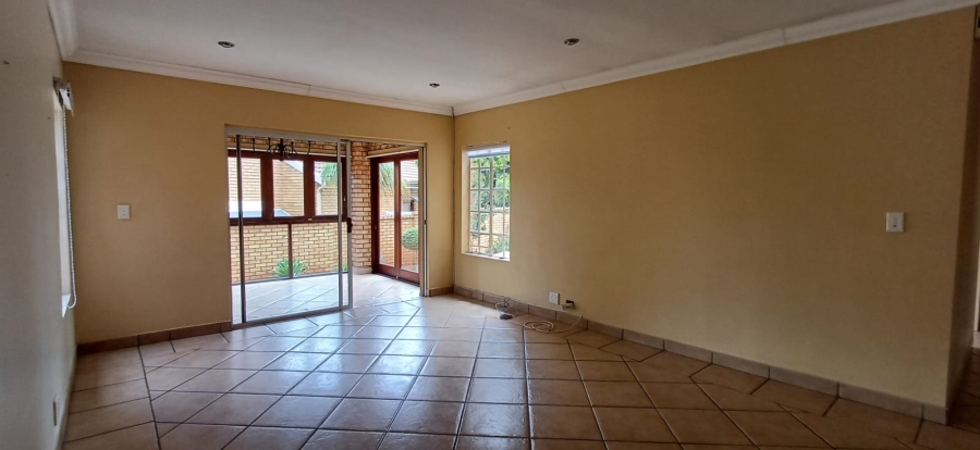 To Let 3 Bedroom Property for Rent in Eldoraigne Gauteng