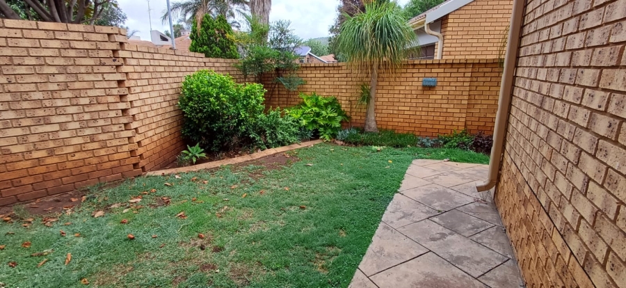 To Let 3 Bedroom Property for Rent in Eldoraigne Gauteng