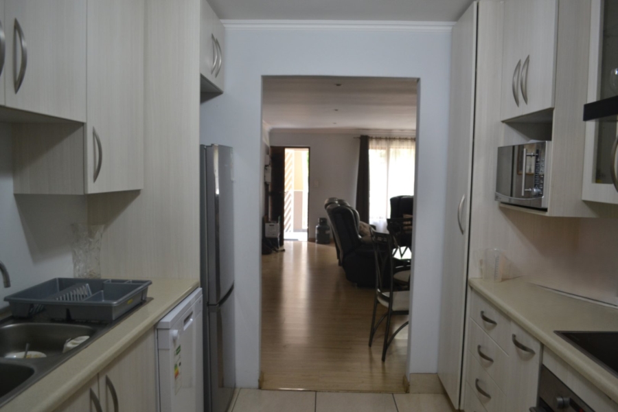 To Let 2 Bedroom Property for Rent in Craighall Gauteng