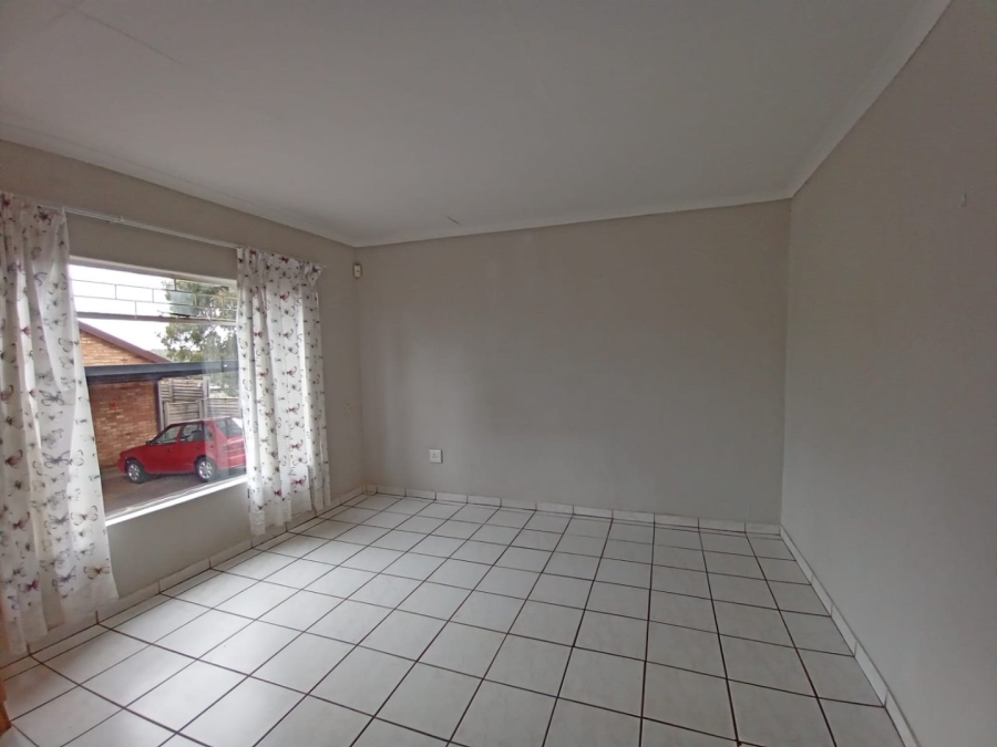 3 Bedroom Property for Sale in Noordheuwel Gauteng