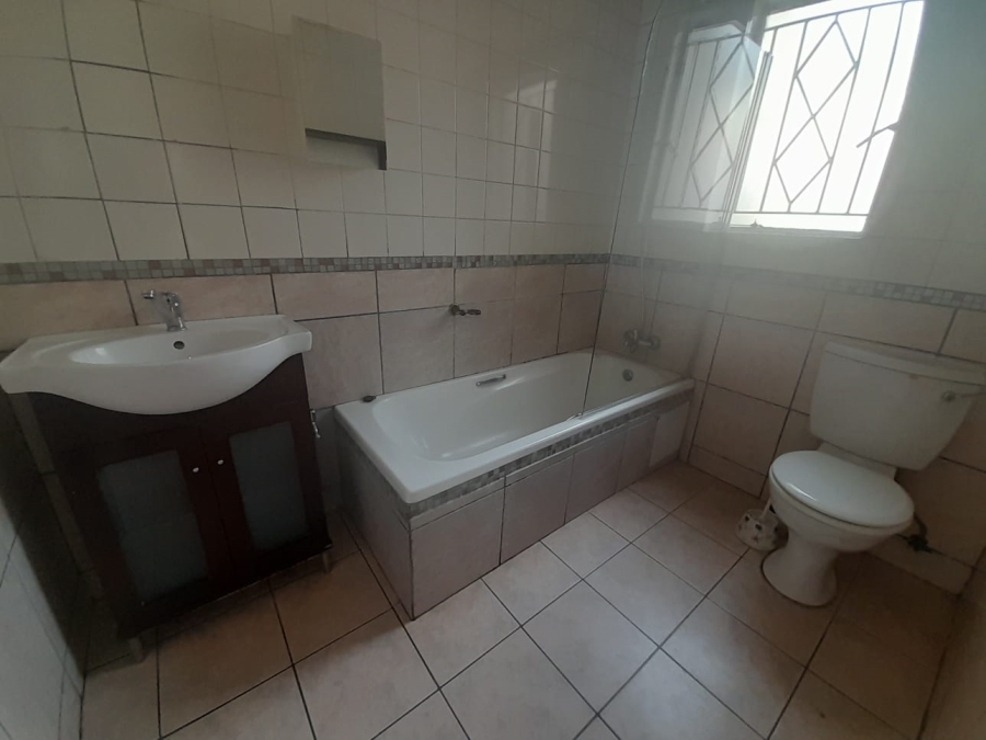 To Let 3 Bedroom Property for Rent in Weltevreden Park Gauteng