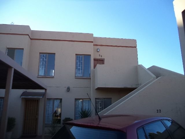 To Let 2 Bedroom Property for Rent in Magalieskruin Gauteng