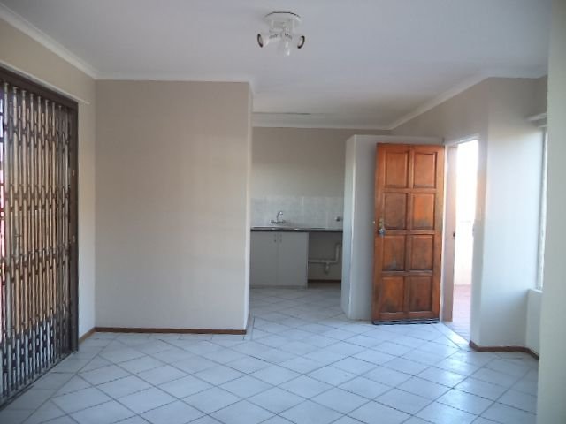 To Let 2 Bedroom Property for Rent in Magalieskruin Gauteng