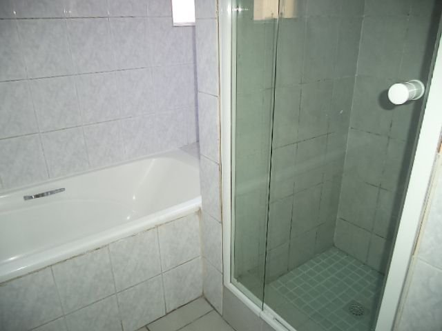 To Let 2 Bedroom Property for Rent in Magalieskruin Gauteng