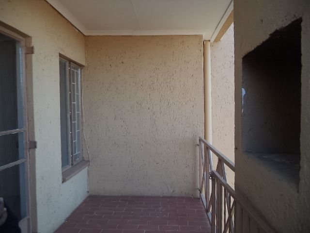 To Let 2 Bedroom Property for Rent in Magalieskruin Gauteng