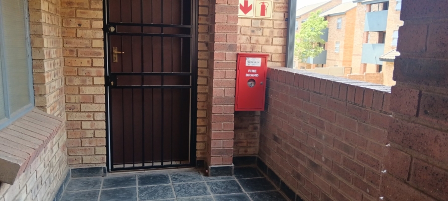 To Let 2 Bedroom Property for Rent in Noordwyk Gauteng