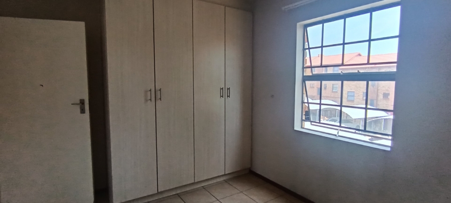 To Let 2 Bedroom Property for Rent in Noordwyk Gauteng