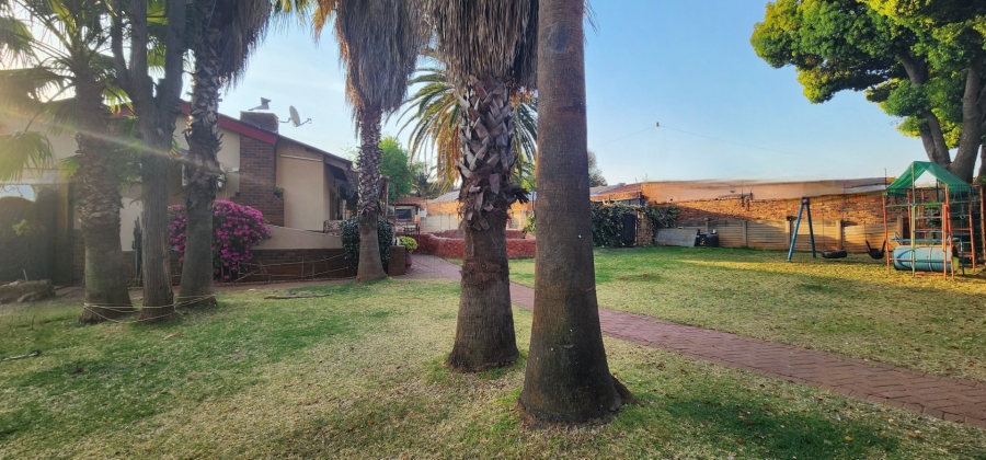 To Let 4 Bedroom Property for Rent in Erasmia Gauteng