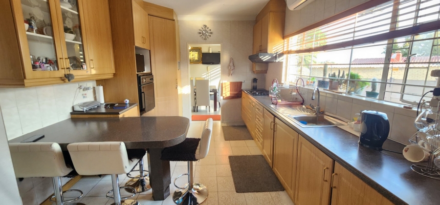 To Let 4 Bedroom Property for Rent in Erasmia Gauteng