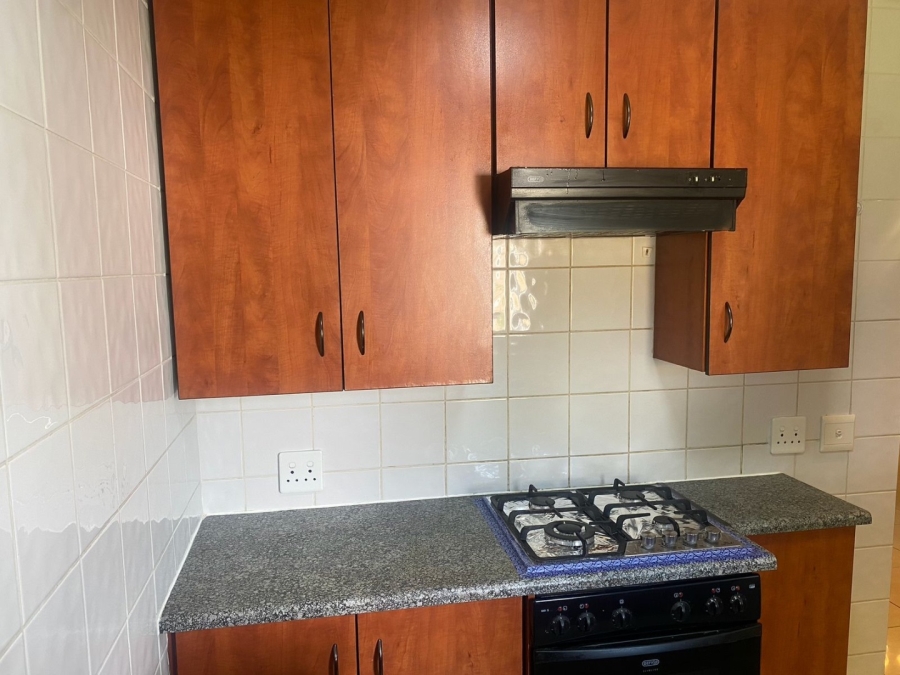 To Let 2 Bedroom Property for Rent in Crescent Wood Country Estate Gauteng