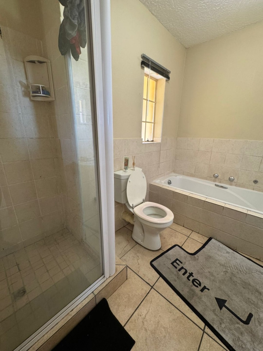 1 Bedroom Property for Sale in Kosmosdal Gauteng