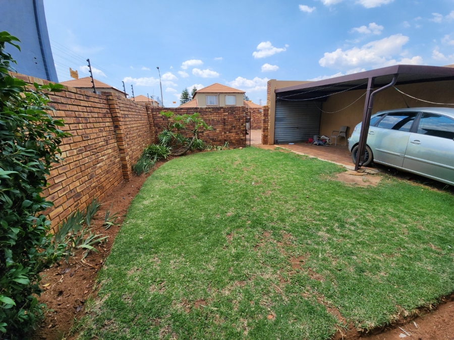 To Let 1 Bedroom Property for Rent in Terenure Gauteng