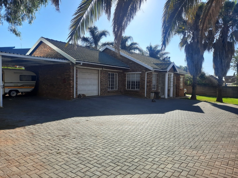 3 Bedroom Property for Sale in Highveld Gauteng