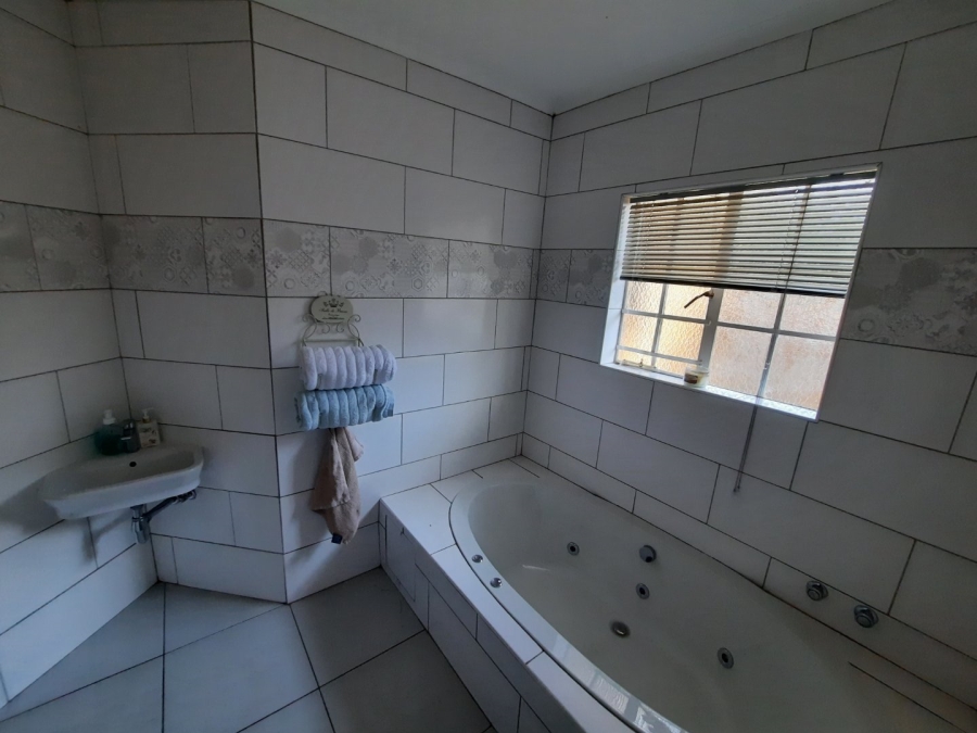 3 Bedroom Property for Sale in Highveld Gauteng