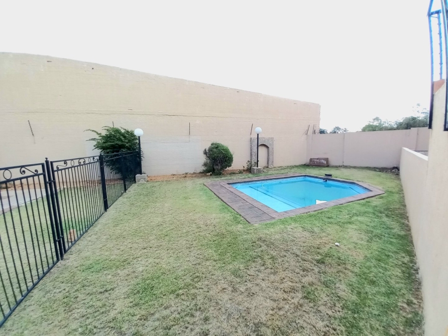 2 Bedroom Property for Sale in Ravensklip Gauteng