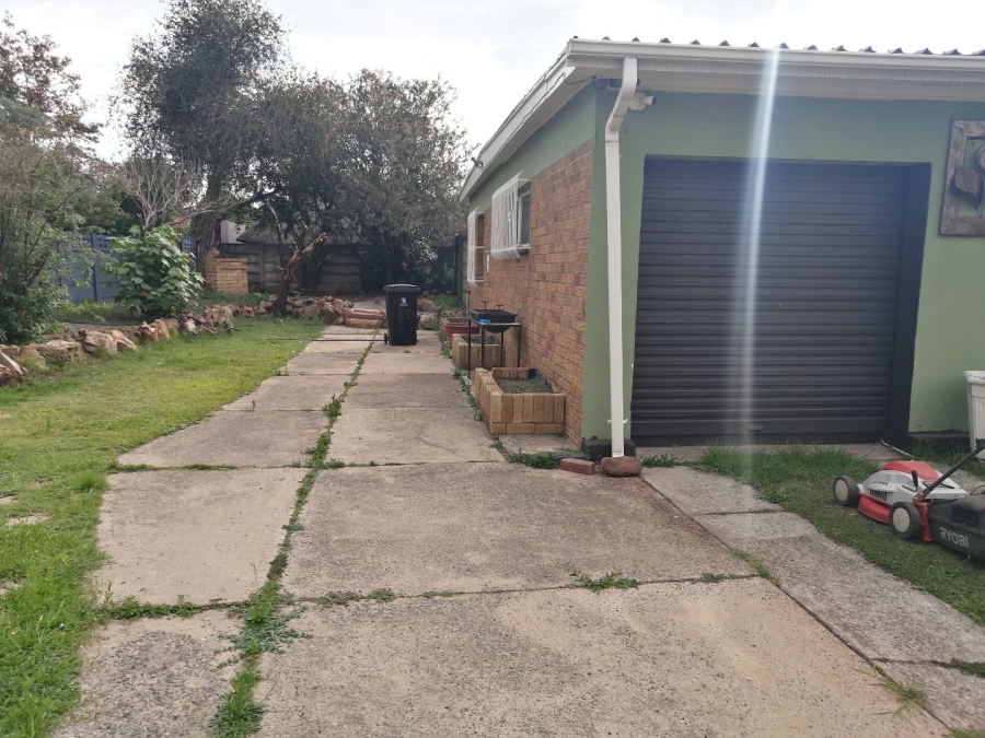 3 Bedroom Property for Sale in Lodeyko Gauteng