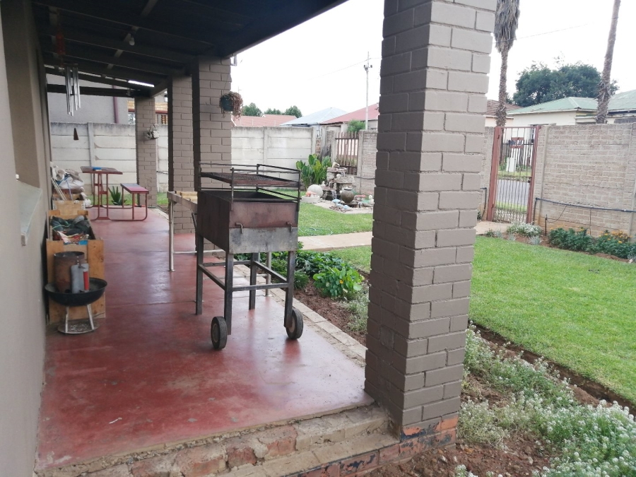 4 Bedroom Property for Sale in Geduld Ext 2 Gauteng