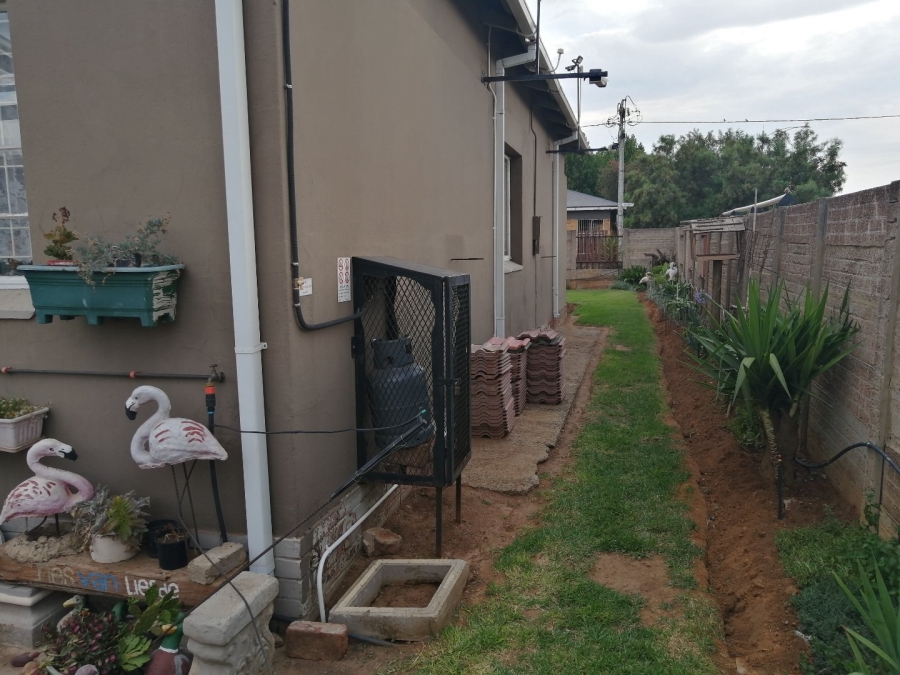 4 Bedroom Property for Sale in Geduld Ext 2 Gauteng