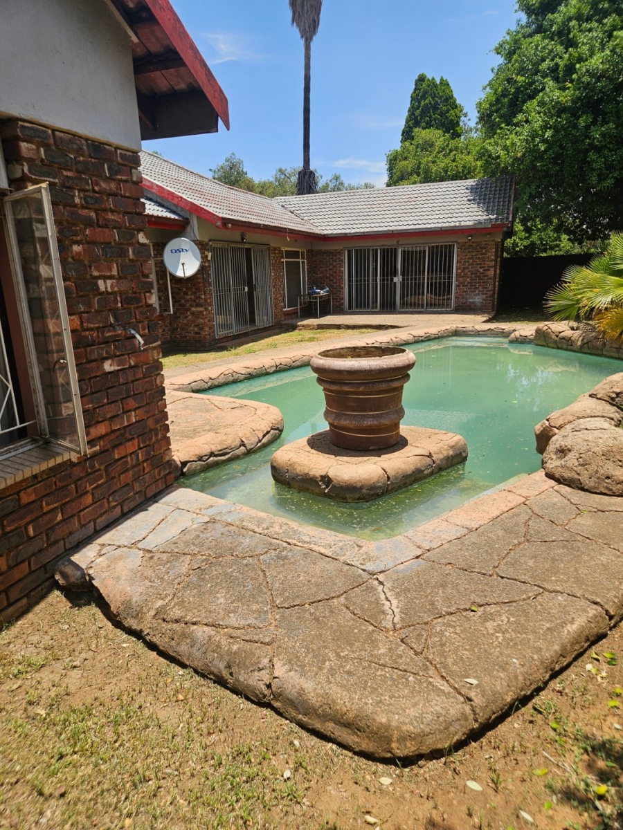 4 Bedroom Property for Sale in Vanderbijlpark Sw 2 Gauteng