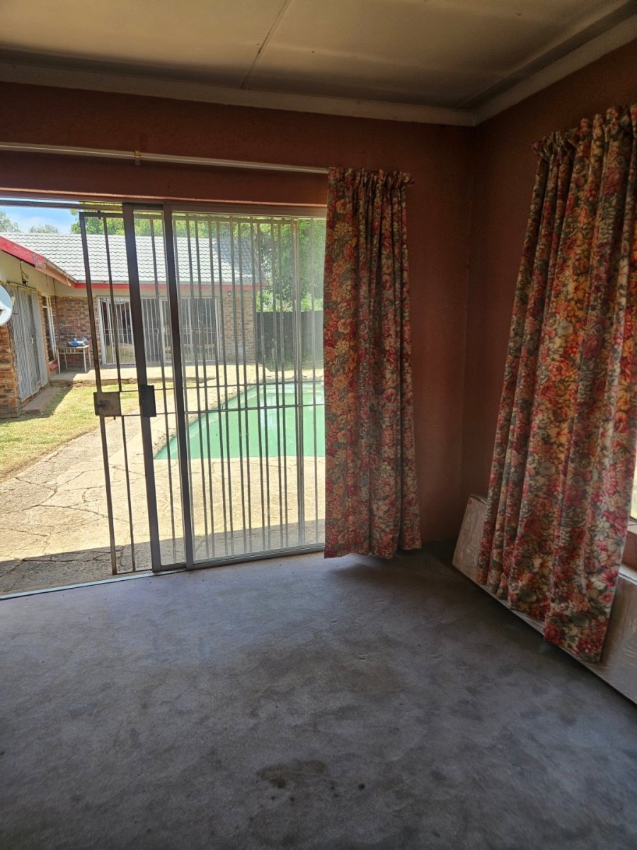 4 Bedroom Property for Sale in Vanderbijlpark Sw 2 Gauteng