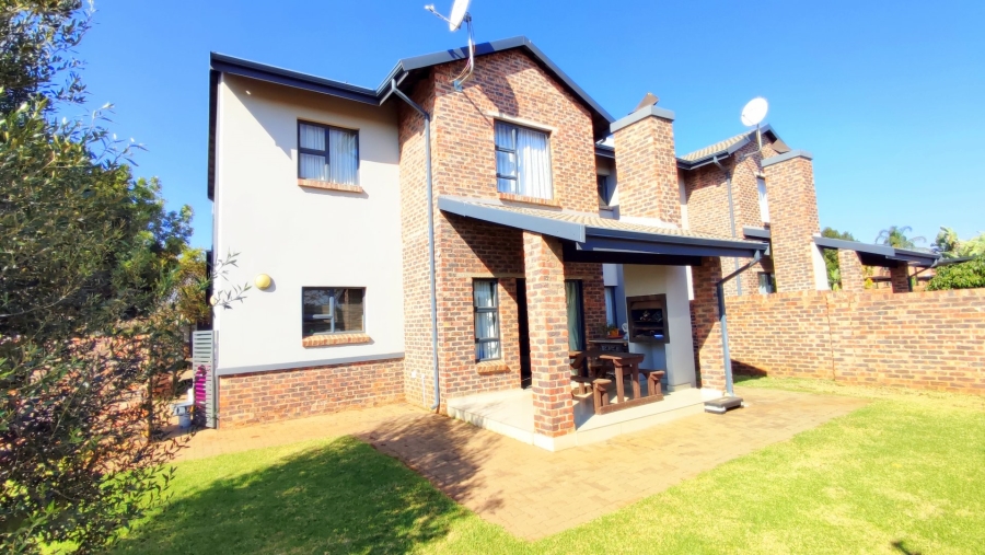 3 Bedroom Property for Sale in Heuwelsig Estate Gauteng