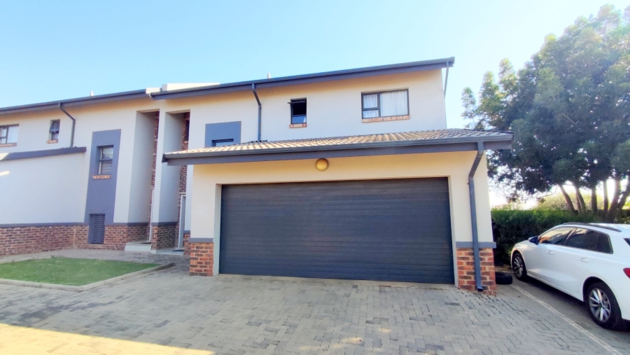 3 Bedroom Property for Sale in Heuwelsig Estate Gauteng