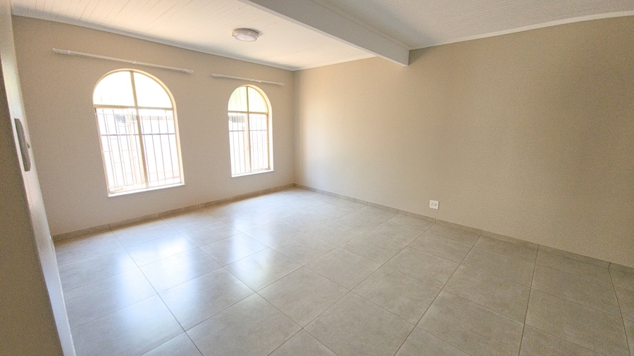 To Let 3 Bedroom Property for Rent in Waverley Gauteng