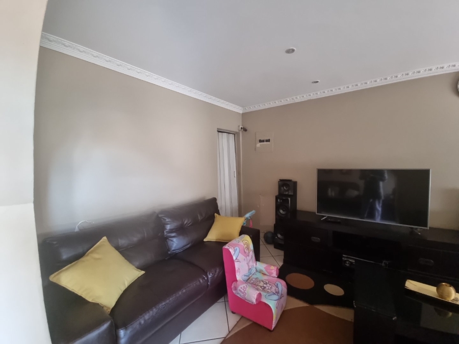 To Let 4 Bedroom Property for Rent in Reigerpark Gauteng