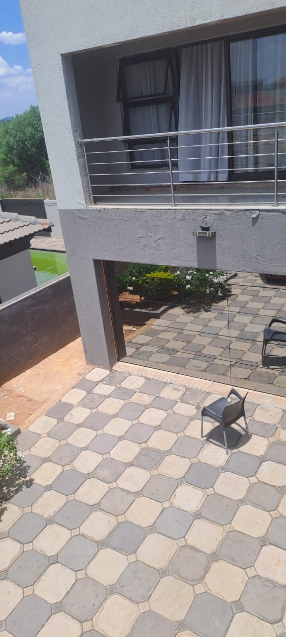 To Let 4 Bedroom Property for Rent in The Orchards Gauteng