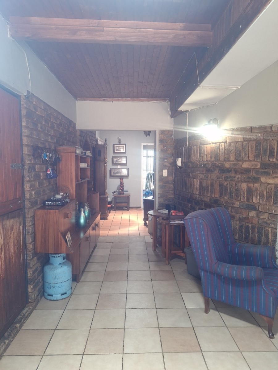 3 Bedroom Property for Sale in Dorandia Gauteng