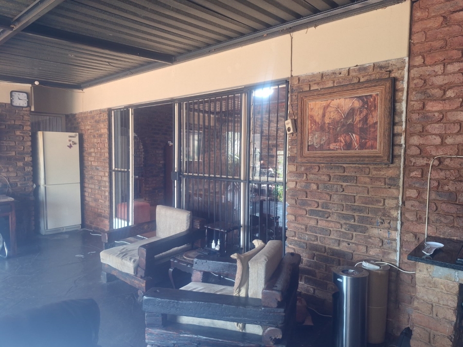 3 Bedroom Property for Sale in Dorandia Gauteng