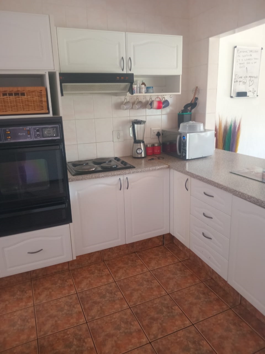 2 Bedroom Property for Sale in Albemarle Ext 1 Gauteng